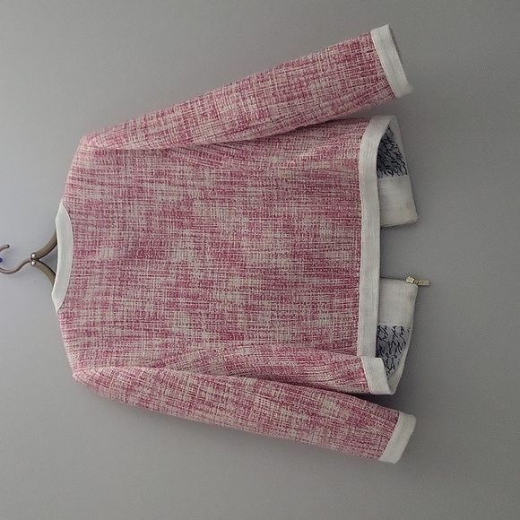 Karl Lagerfeld tweed blazer in bubblegum pink mint condition - Picture 7 of 7